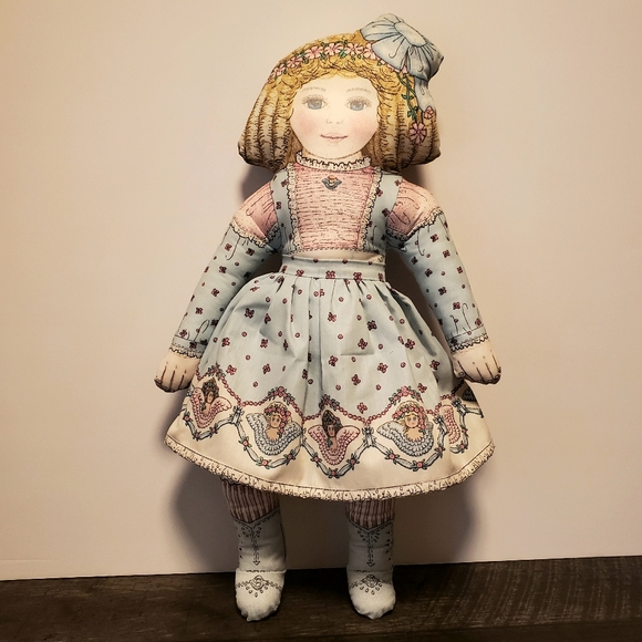 Dorothy Dear Hand Made Doll. 1995. Cotton Fabric from Kit. Pastels. - Picture 4 of 5